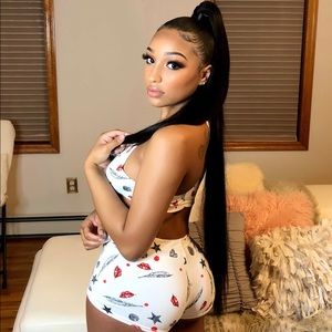 Meet your Posher, Marie noel